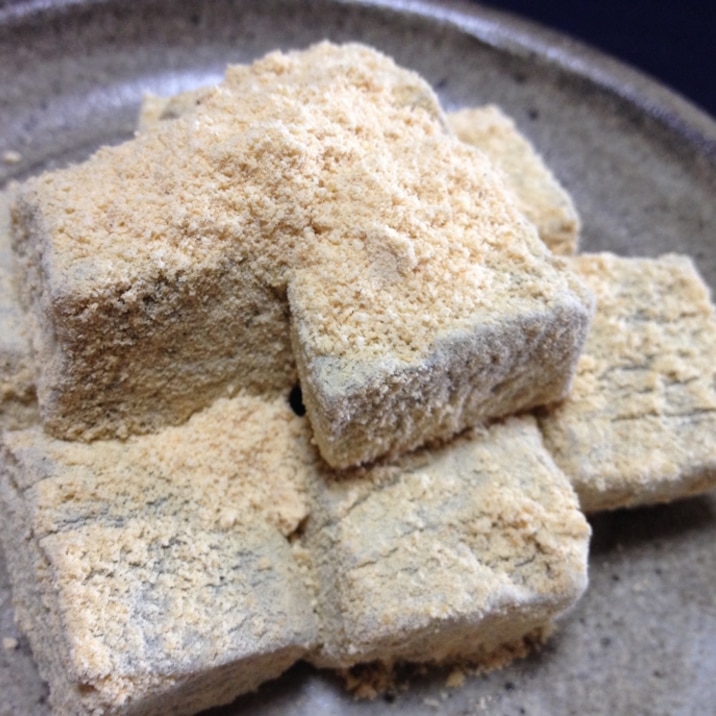 残った黒豆煮の蜜で*わらび餅